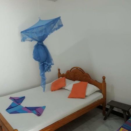 Hotel Oceanic White House Nilaveli Esterno foto
