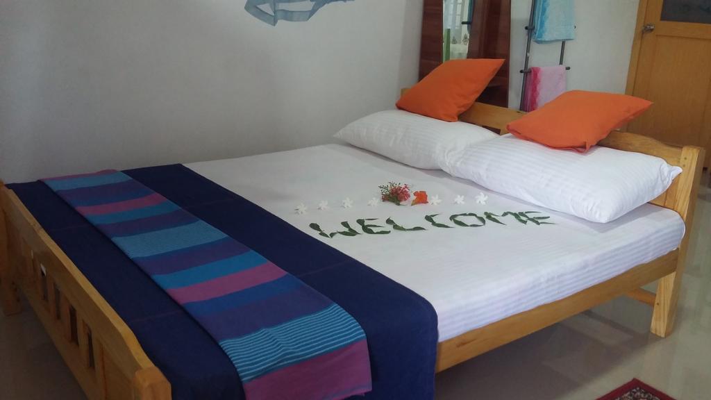 Hotel Oceanic White House Nilaveli Esterno foto