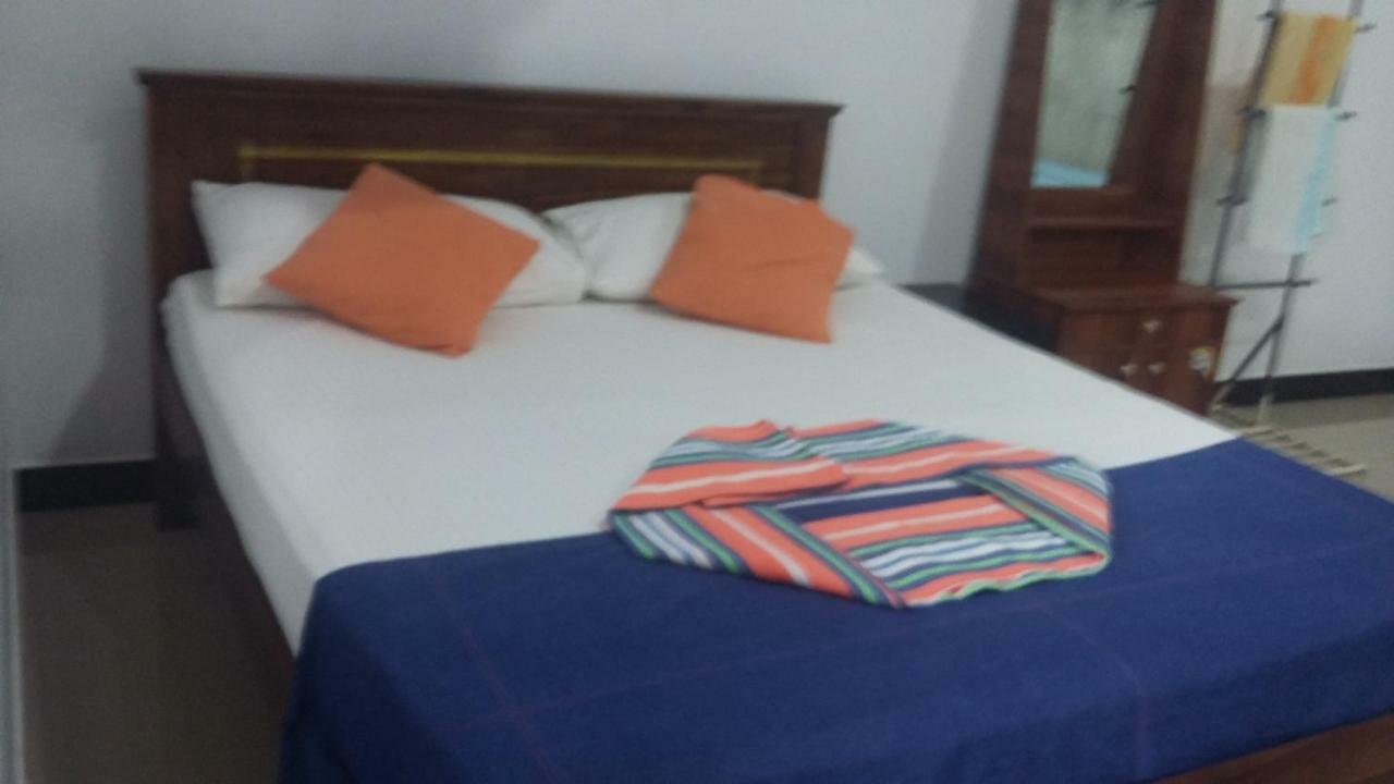 Hotel Oceanic White House Nilaveli Esterno foto
