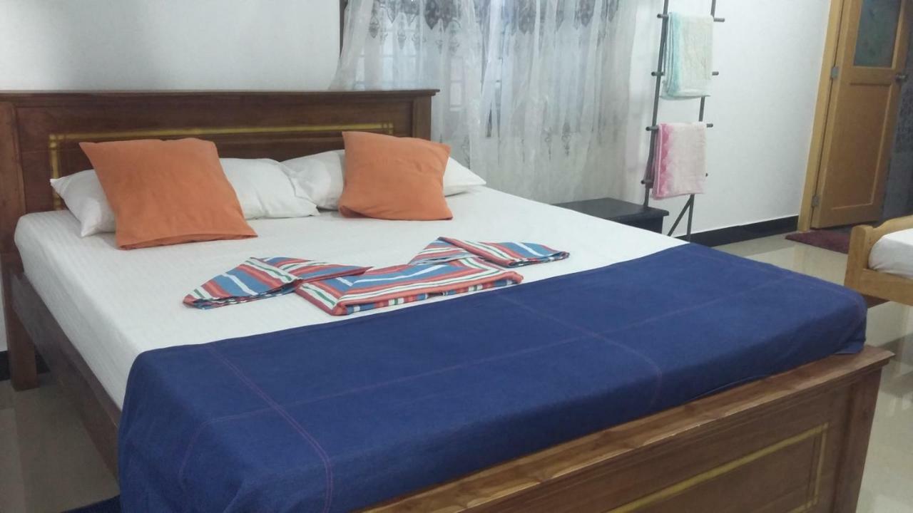 Hotel Oceanic White House Nilaveli Esterno foto